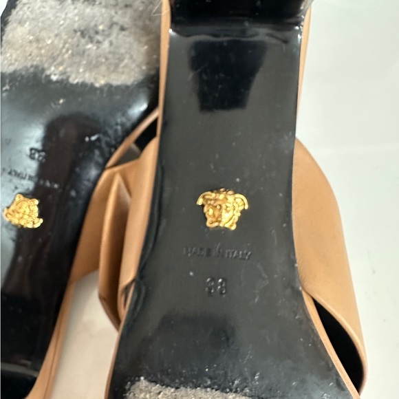 Versace heels - Picture 4 of 6